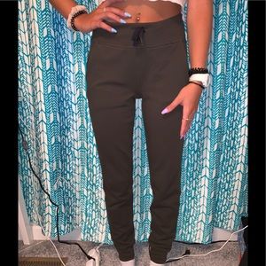 Olive green lulu joggers